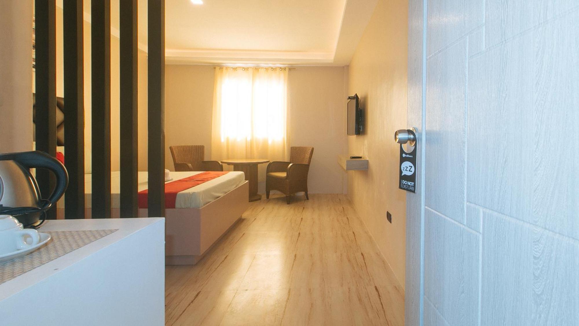 Reddoorz Plus At Seventy Five Inn Near Manila Airport Paranaque City Exterior photo