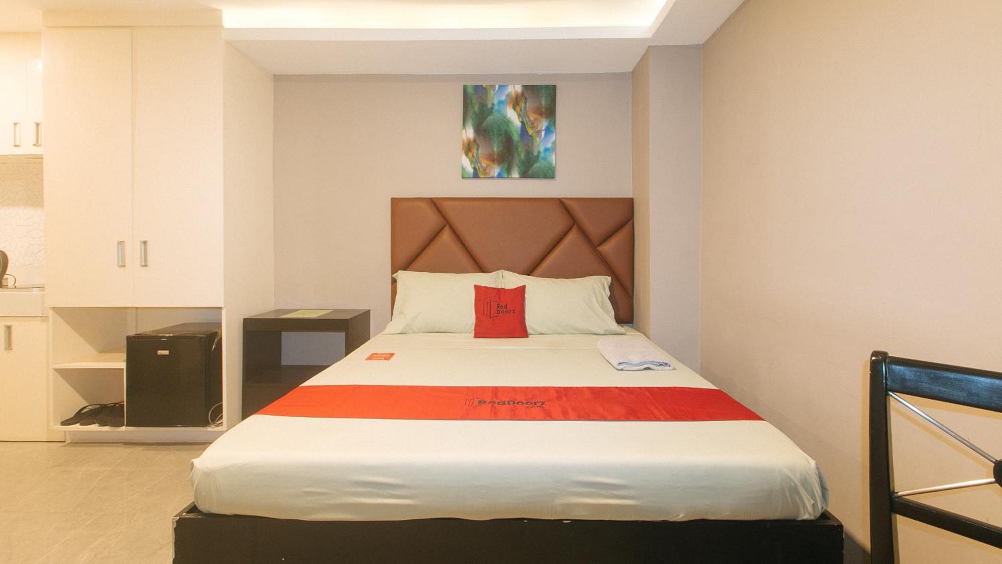 Reddoorz Plus At Seventy Five Inn Near Manila Airport Paranaque City Exterior photo