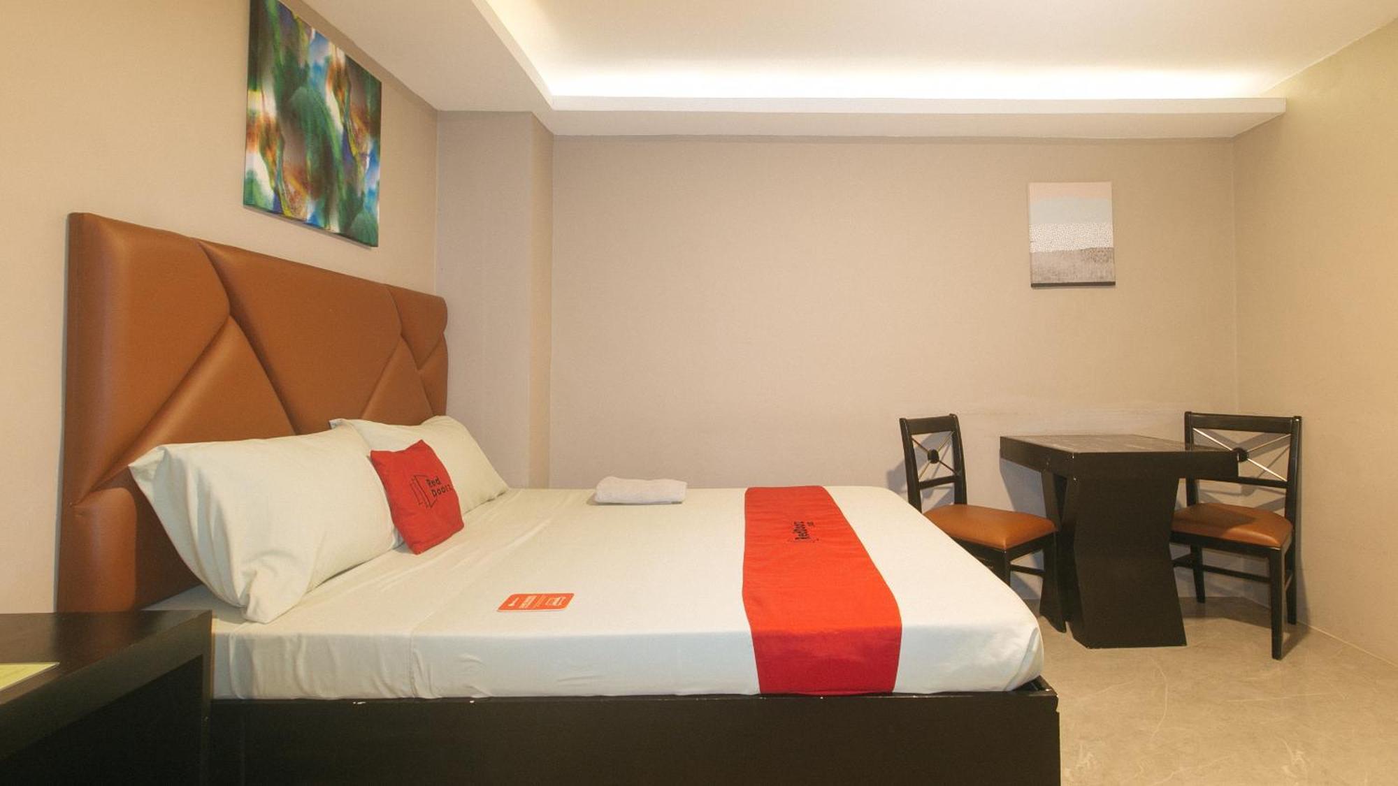 Reddoorz Plus At Seventy Five Inn Near Manila Airport Paranaque City Exterior photo