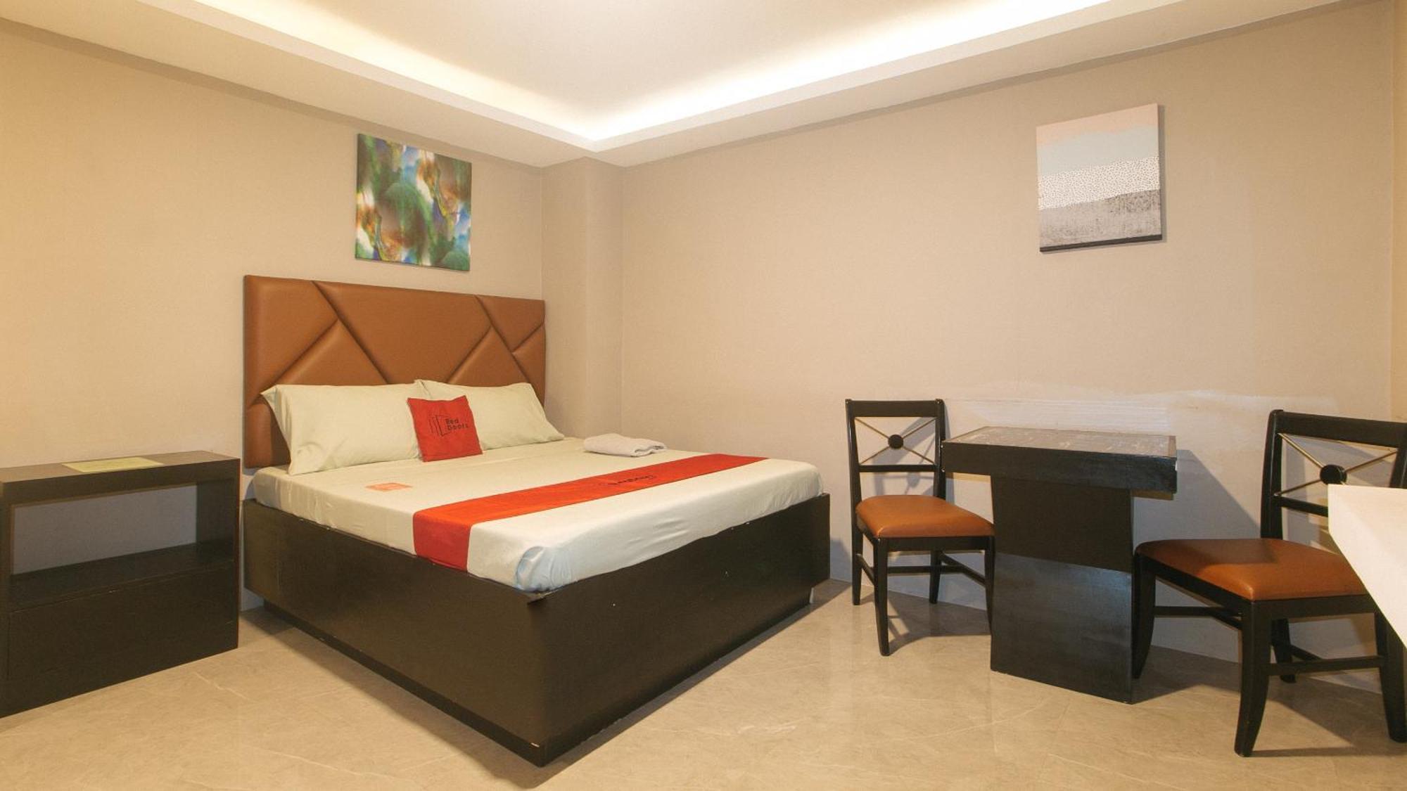 Reddoorz Plus At Seventy Five Inn Near Manila Airport Paranaque City Exterior photo