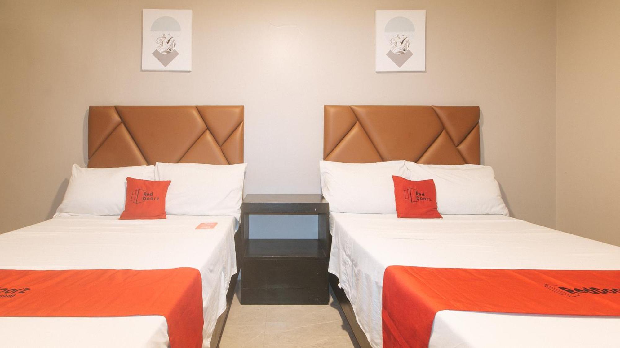 Reddoorz Plus At Seventy Five Inn Near Manila Airport Paranaque City Exterior photo