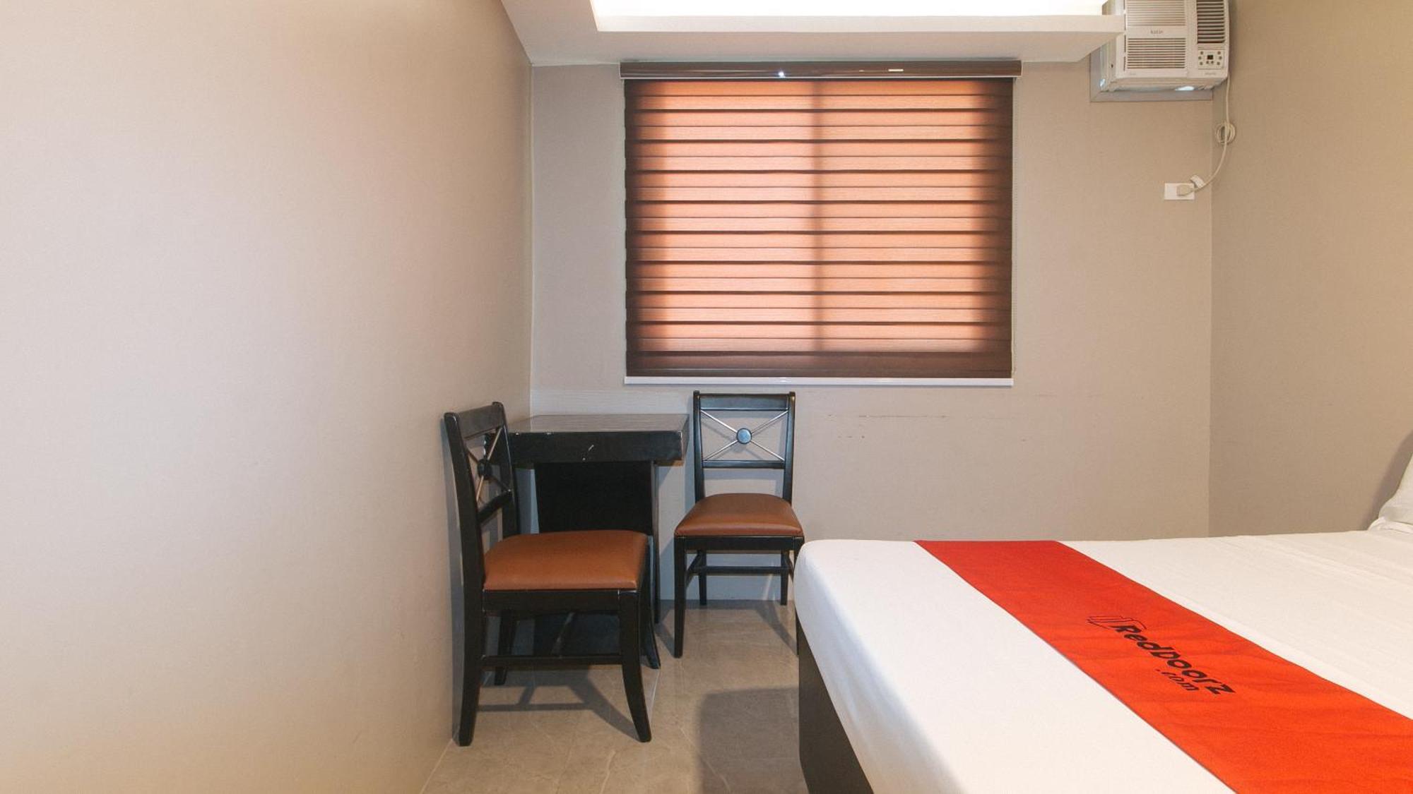 Reddoorz Plus At Seventy Five Inn Near Manila Airport Paranaque City Exterior photo