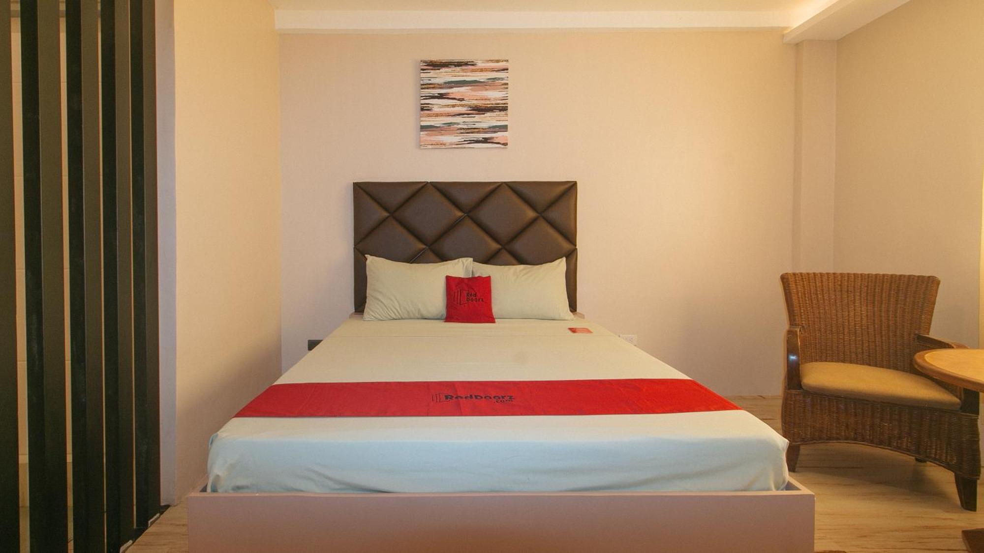 Reddoorz Plus At Seventy Five Inn Near Manila Airport Paranaque City Exterior photo