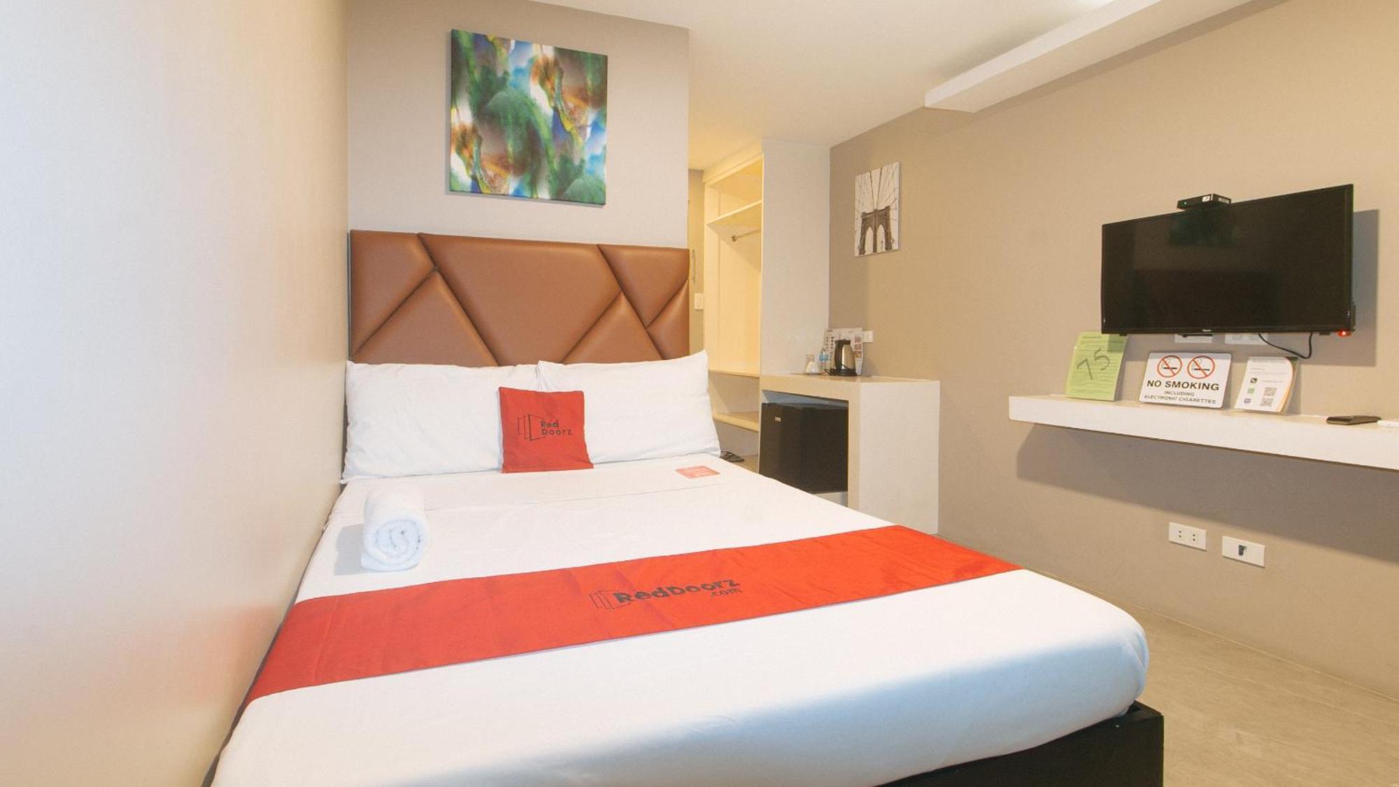 Reddoorz Plus At Seventy Five Inn Near Manila Airport Paranaque City Exterior photo