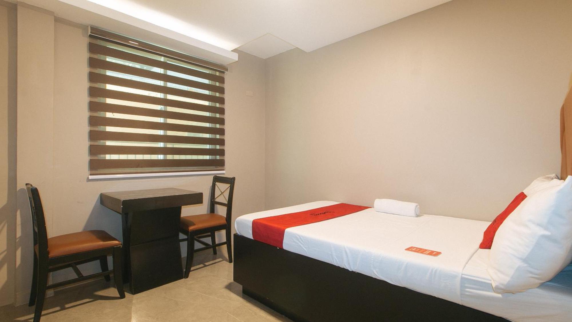 Reddoorz Plus At Seventy Five Inn Near Manila Airport Paranaque City Exterior photo