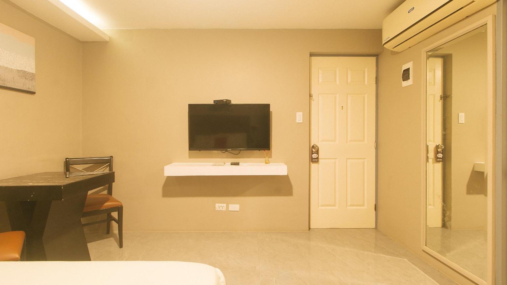 Reddoorz Plus At Seventy Five Inn Near Manila Airport Paranaque City Exterior photo